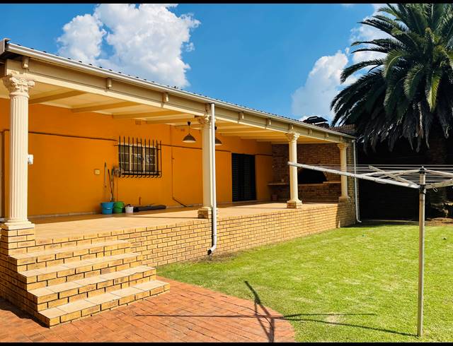 4 BEDROOM HOUSE FOR SALE IN SELECTION PARK